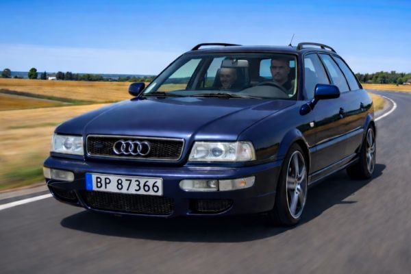 Audi RS2 Driveout!