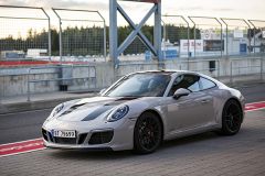Kjør Porsche 911 GTS på racerbane!