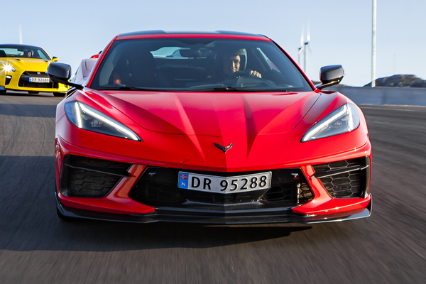 Kjør Chevrolet Corvette C8 på racerbane!