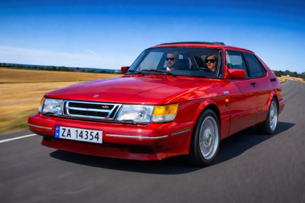 Saab 900 Aero Driveout!